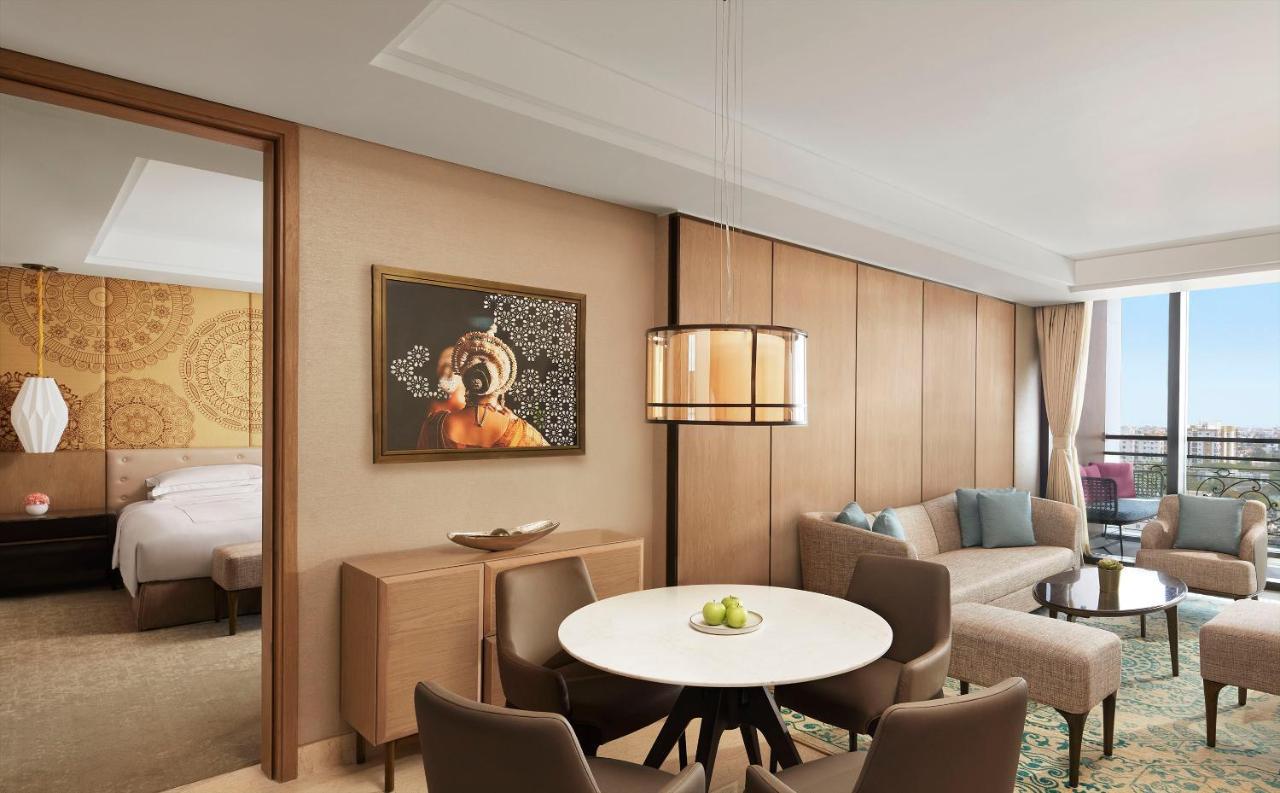 Taj Wellington Mews Chennai Hotel Exterior photo