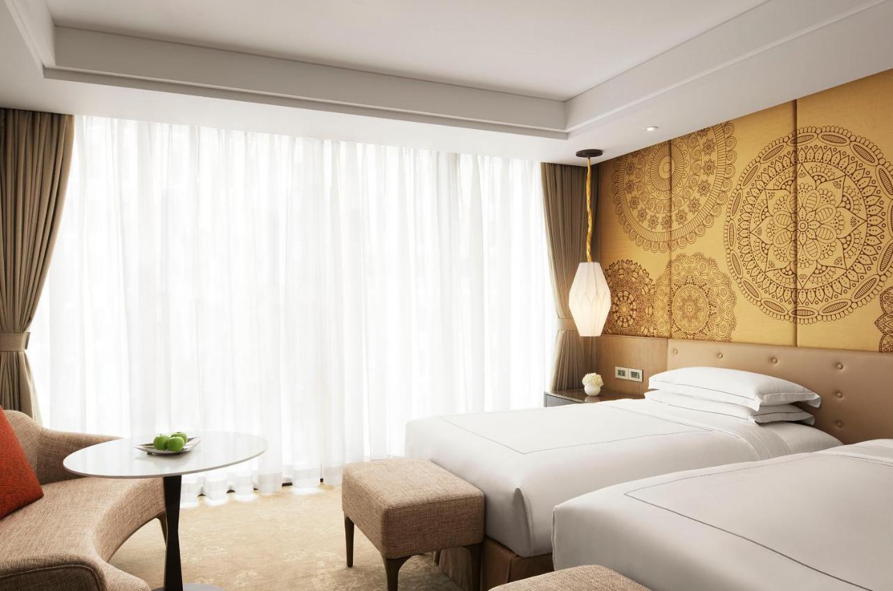 Taj Wellington Mews Chennai Hotel Exterior photo